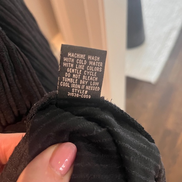 Chenille Collared Shacket - Picture 4 of 9